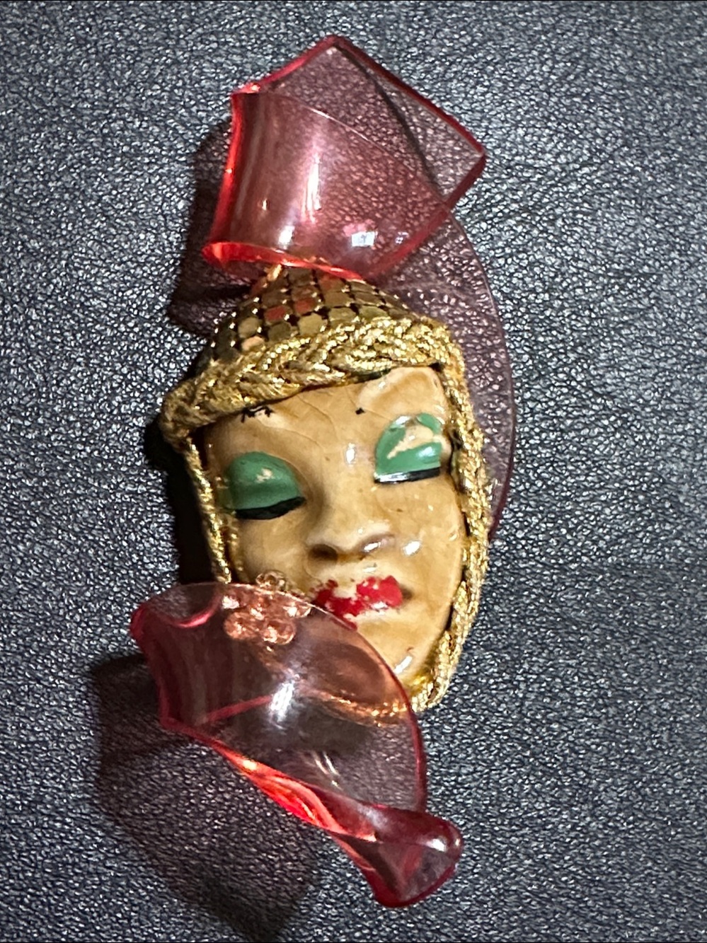 RARE 1940’s Elzac Victim Of Fashion Ceramic & Lucite Brooch -AS IS